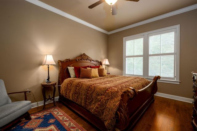 5204 Lexington Club Cv Apt 301, Memphis, TN 38117