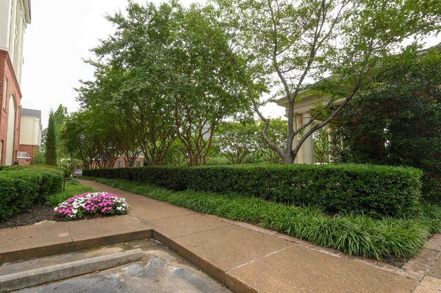 5204 Lexington Club Cv Apt 301, Memphis, TN 38117