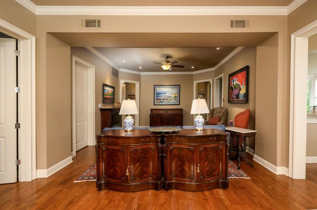 5204 Lexington Club Cv Apt 301, Memphis, TN 38117