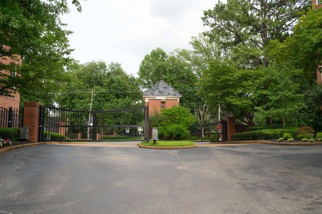 5204 Lexington Club Cv Apt 301, Memphis, TN 38117
