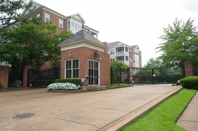 5204 Lexington Club Cv Apt 301, Memphis, TN 38117