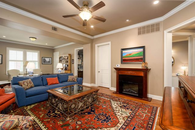 5204 Lexington Club Cv Apt 301, Memphis, TN 38117
