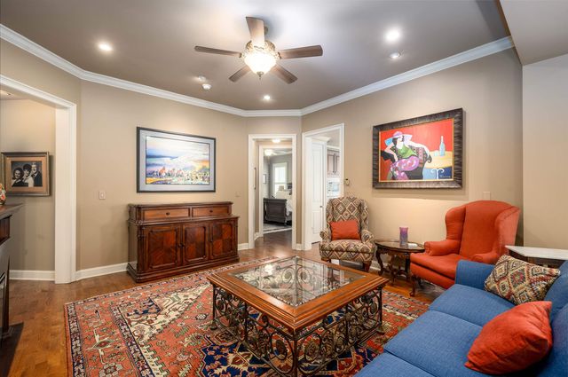 5204 Lexington Club Cv Apt 301, Memphis, TN 38117