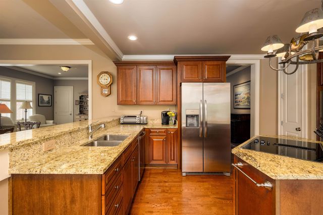 5204 Lexington Club Cv Apt 301, Memphis, TN 38117