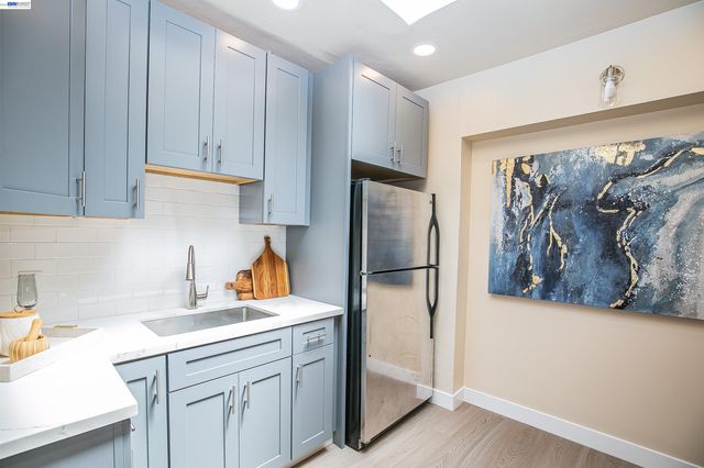 224 Shields Street, San Francisco, CA 94132