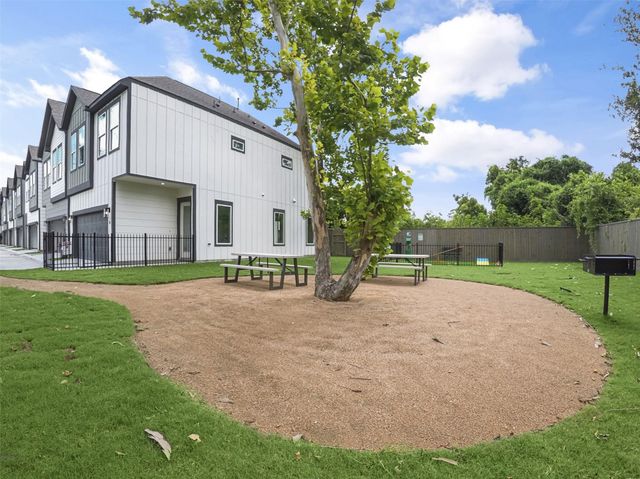 2410 Vaughn Street B, Houston, TX 77093