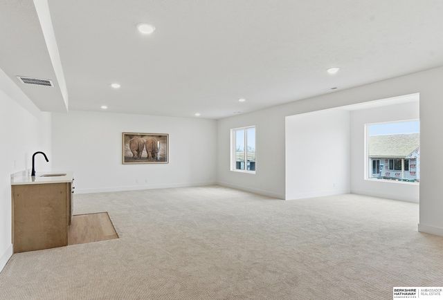 5031 S 199th Avenue, Omaha, NE 68135