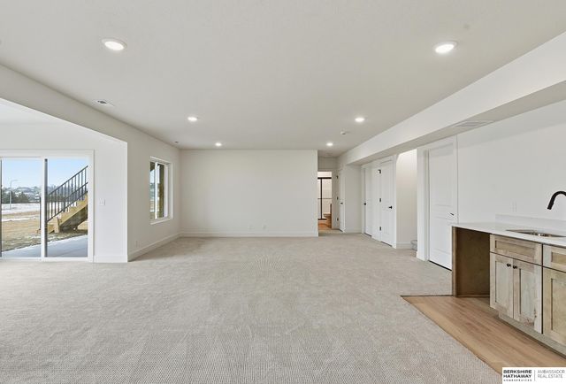 5031 S 199th Avenue, Omaha, NE 68135