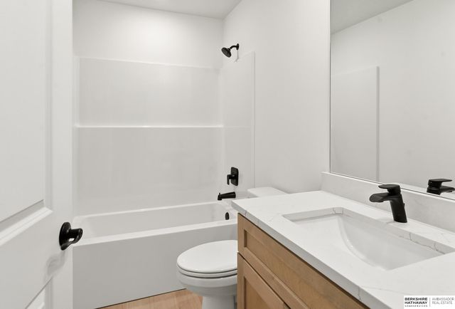 5031 S 199th Avenue, Omaha, NE 68135