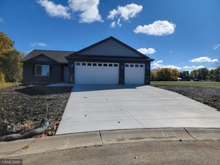 217 Bouldercrest Avenue NE, Owatonna, MN 55060