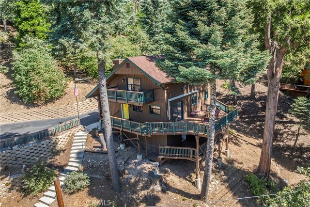 899 Blueridge Drive, Lake Arrowhead, CA 92385