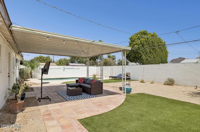 8329 N 5TH Street, Phoenix, AZ 85020