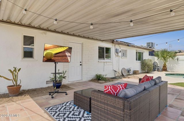 8329 N 5TH Street, Phoenix, AZ 85020