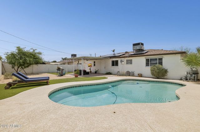 8329 N 5TH Street, Phoenix, AZ 85020