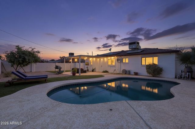 8329 N 5TH Street, Phoenix, AZ 85020