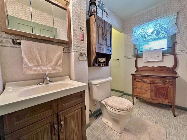1332 Main Street S, Minot, ND 58701