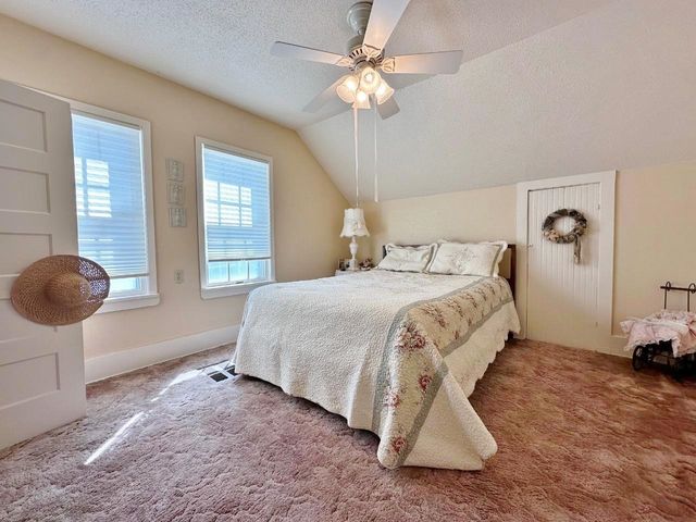 1332 Main Street S, Minot, ND 58701