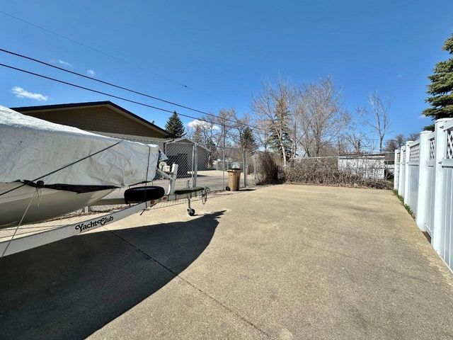 1332 Main Street S, Minot, ND 58701