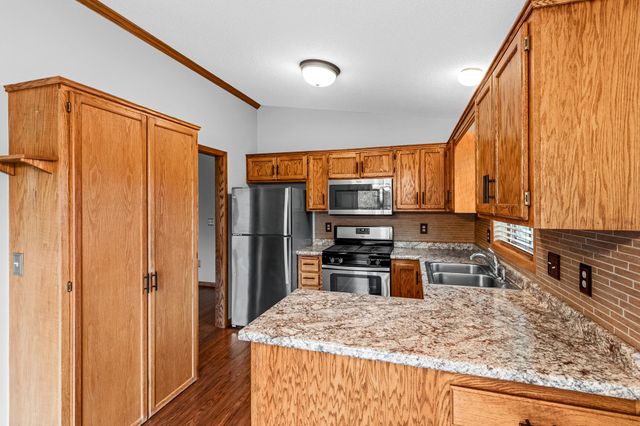 6525 Lancaster Lane N, Maple Grove, MN 55369