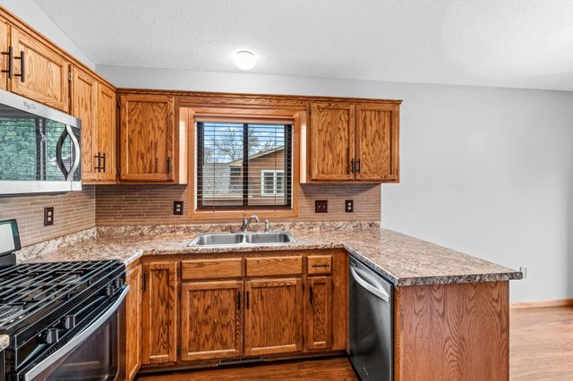 6525 Lancaster Lane N, Maple Grove, MN 55369