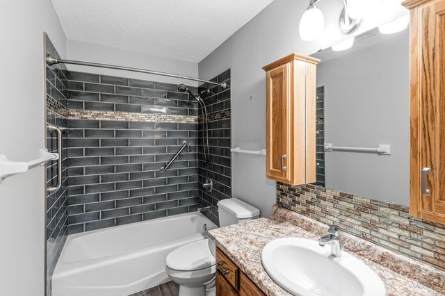 6525 Lancaster Lane N, Maple Grove, MN 55369