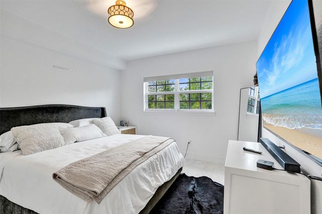 624 NE 29th Dr A, Wilton Manors, FL 33334