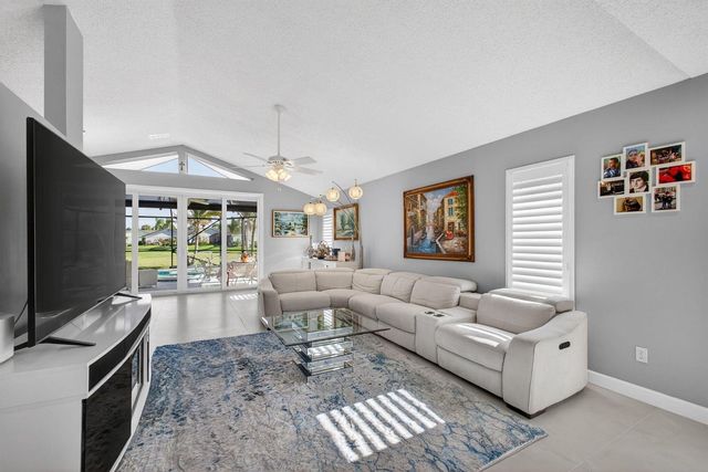 7198 SE Quincy Terrace, Hobe Sound, FL 33455