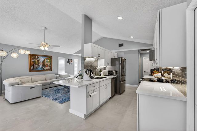 7198 SE Quincy Terrace, Hobe Sound, FL 33455