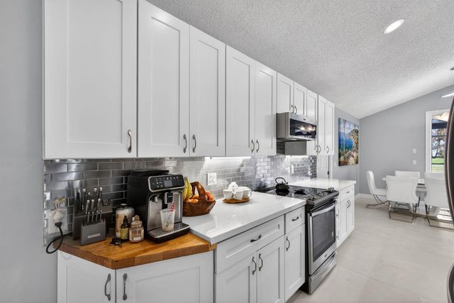 7198 SE Quincy Terrace, Hobe Sound, FL 33455