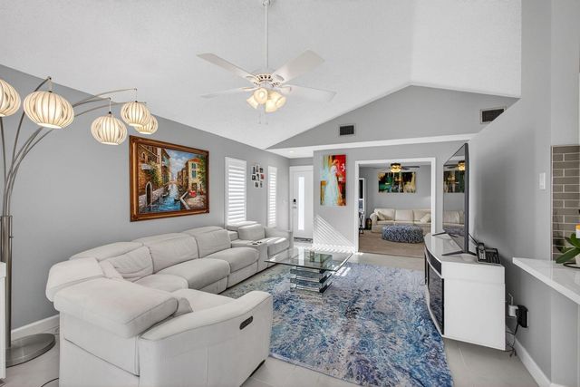 7198 SE Quincy Terrace, Hobe Sound, FL 33455