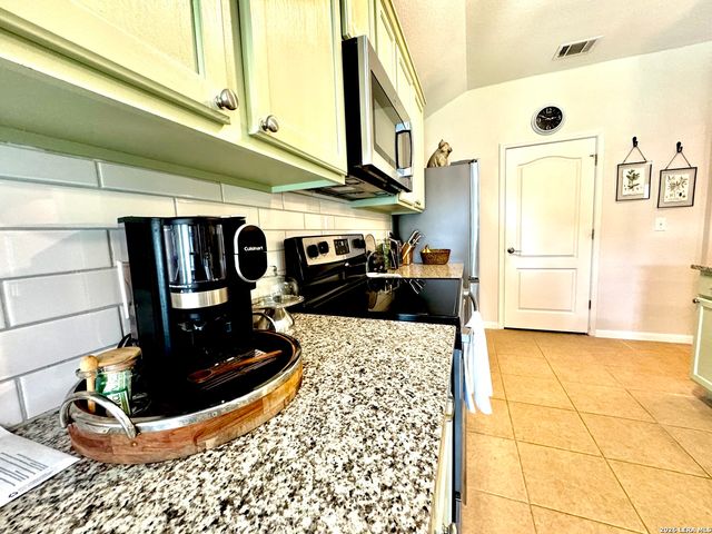 1106 Seven Iron, San Antonio, TX 78221