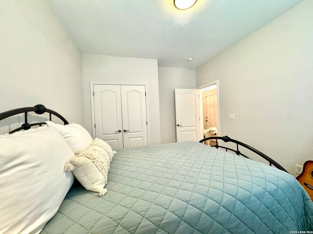 1106 Seven Iron, San Antonio, TX 78221