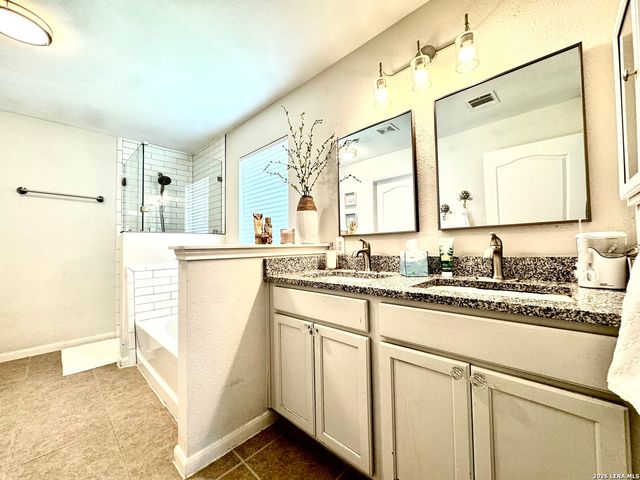 1106 Seven Iron, San Antonio, TX 78221