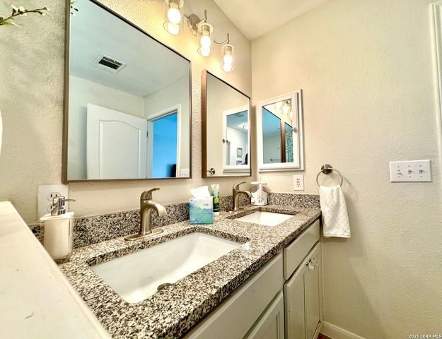 1106 Seven Iron, San Antonio, TX 78221