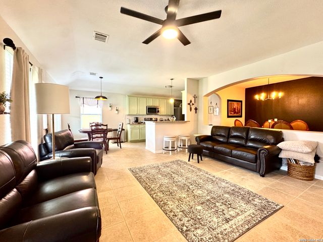 1106 Seven Iron, San Antonio, TX 78221
