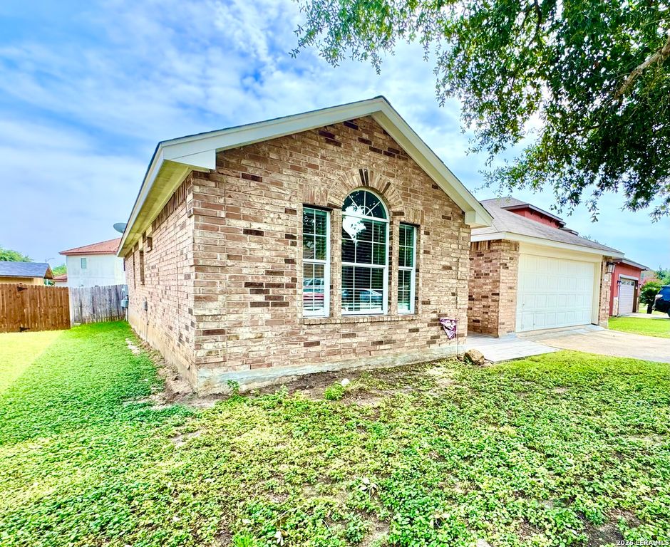 1106 Seven Iron, San Antonio, TX 78221