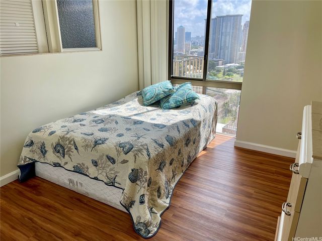 225 Queen Street 26D, Honolulu, HI 96813