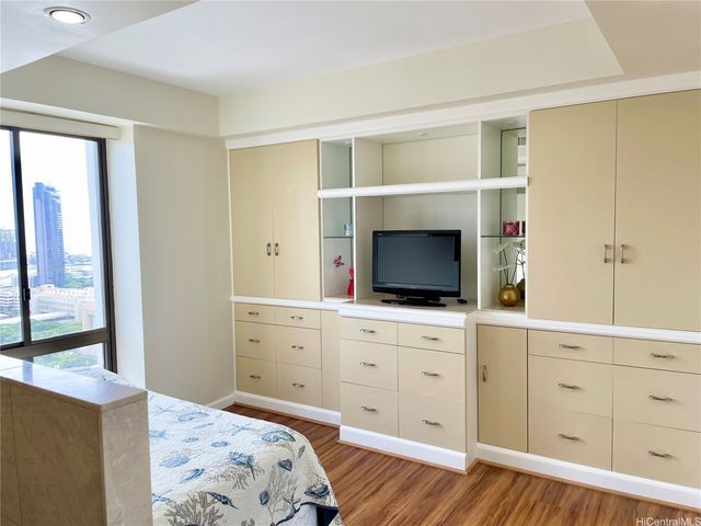 225 Queen Street 26D, Honolulu, HI 96813