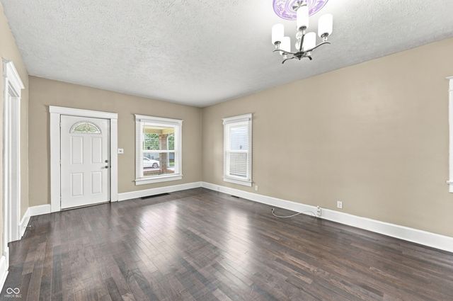 2942 MacPherson Avenue, Indianapolis, IN 46205