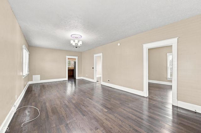2942 MacPherson Avenue, Indianapolis, IN 46205