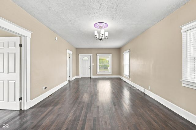 2942 MacPherson Avenue, Indianapolis, IN 46205
