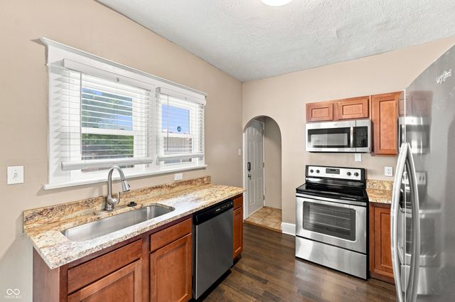 2942 MacPherson Avenue, Indianapolis, IN 46205