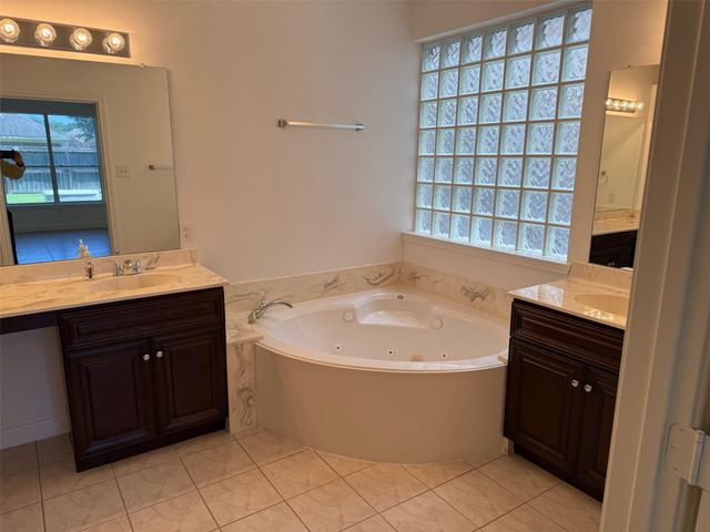7002 Pleasant Oak Court, Richmond, TX 77407