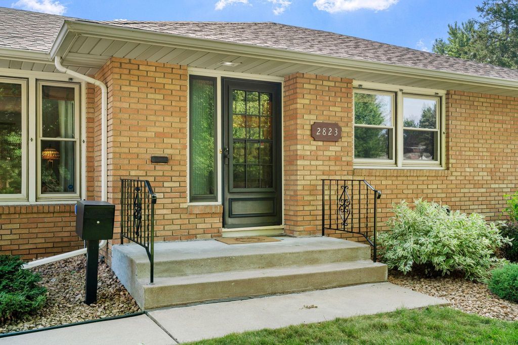 2823 Silver Lake Road NE, Saint Anthony, MN 55418 — photo 4