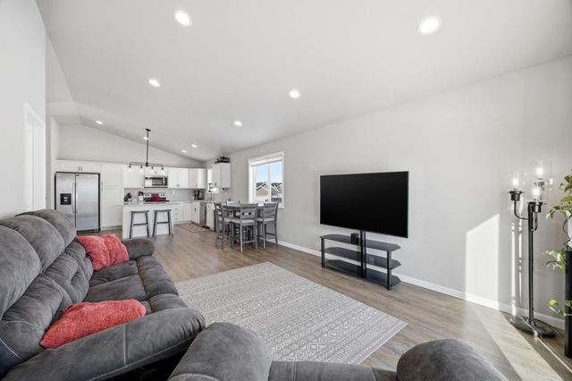 7360 20th Street S, Fargo, ND 58104