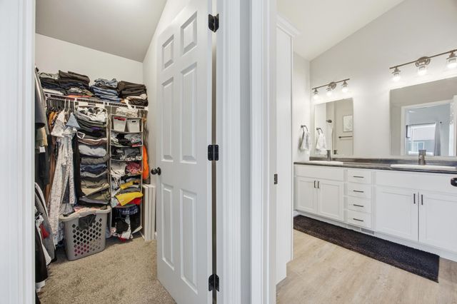 7360 20th Street S, Fargo, ND 58104