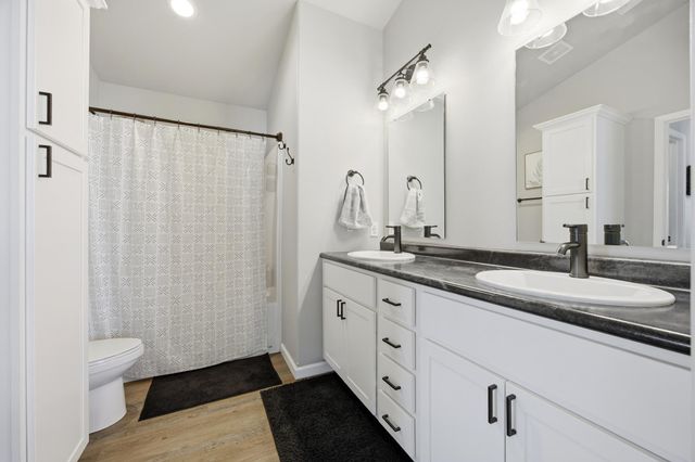 7360 20th Street S, Fargo, ND 58104