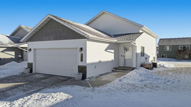 7360 20th Street S, Fargo, ND 58104