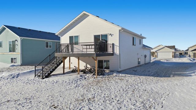 7360 20th Street S, Fargo, ND 58104