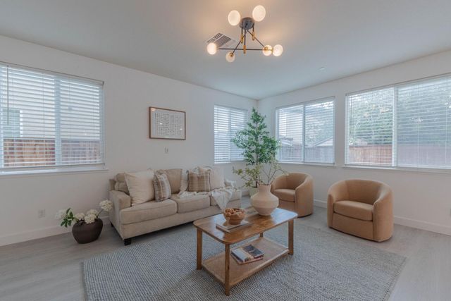 1073 Sardinia Drive, Salinas, CA 93905